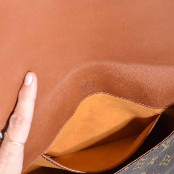 Louis Vuitton Monogram Musette Tango - Picture 10 of 16